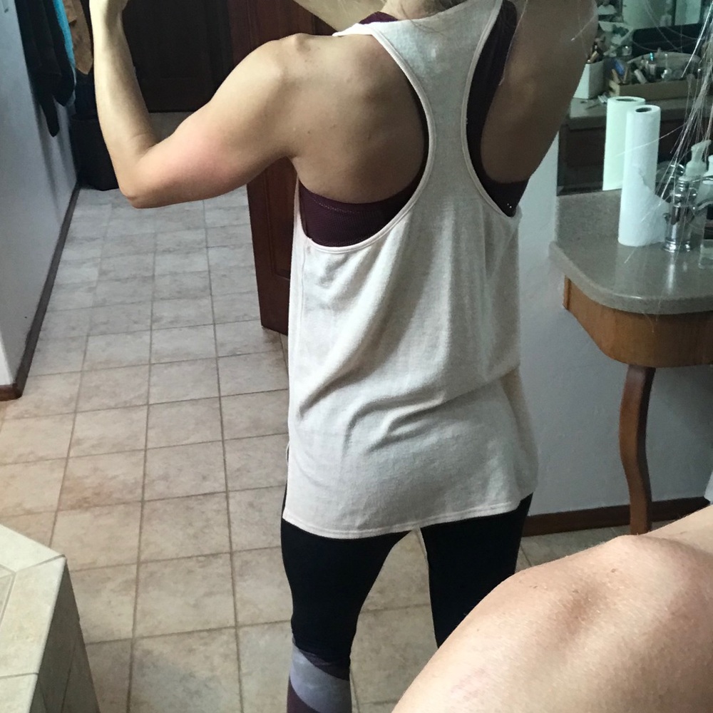 Alo Yoga Racerback - Picture 2 of 4